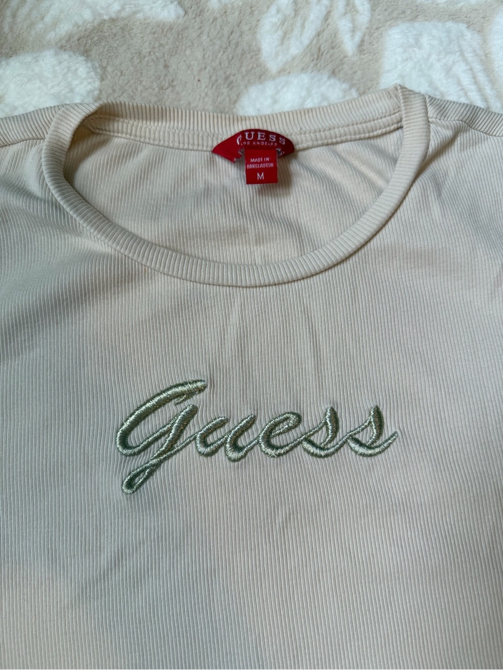 GUESS Cream Ribbed Short-Sleeve Tee with Green Script Logo